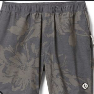 Vuori men’s Cape shorts. Size small.